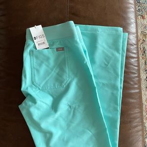 Brand New Sm teal figs Livingston scrub pants